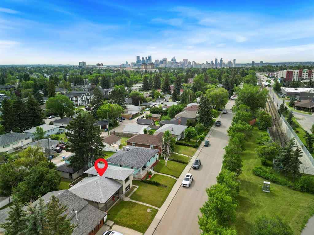 MLS® A2235488 - 2472 Capitol Hill Crescent NW in Banff Trail Calgary, Residential