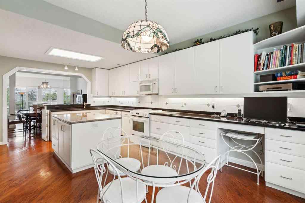 MLS® A2235491 - Unit #18 3203 Rideau Place SW in Rideau Park Calgary, Residential