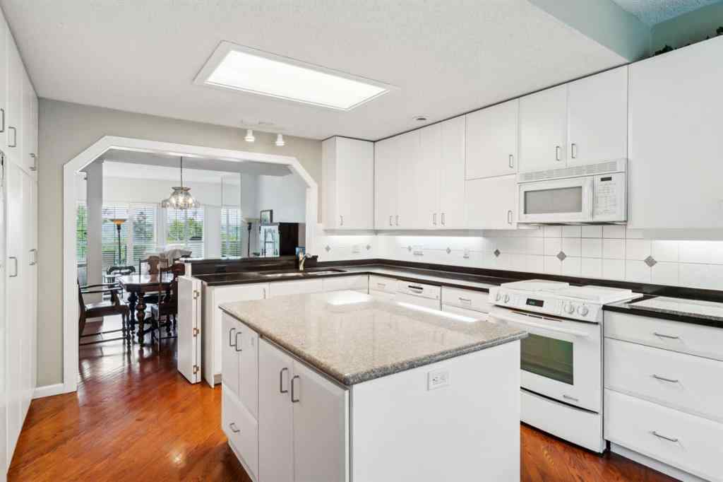 MLS® A2235491 - Unit #18 3203 Rideau Place SW in Rideau Park Calgary, Residential