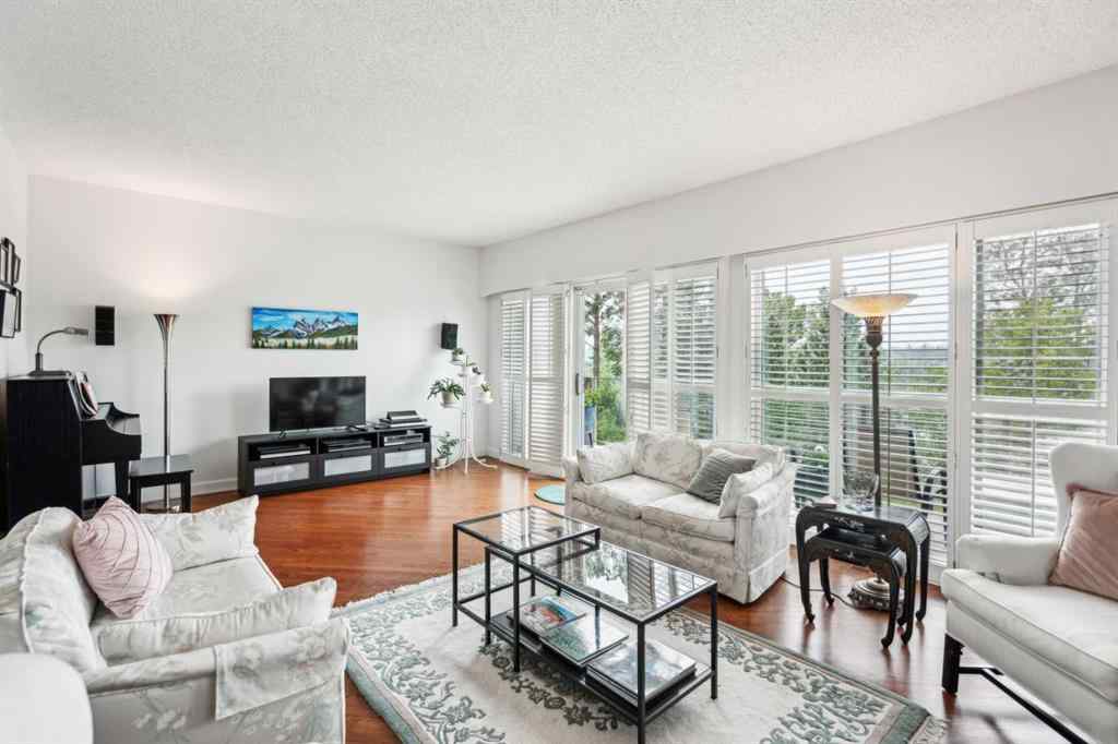 MLS® A2235491 - Unit #18 3203 Rideau Place SW in Rideau Park Calgary, Residential