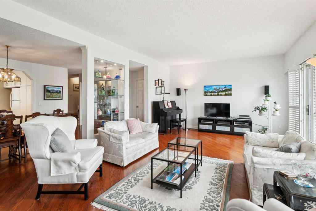 MLS® A2235491 - Unit #18 3203 Rideau Place SW in Rideau Park Calgary, Residential