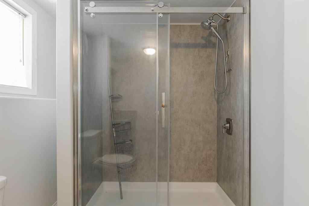 MLS® A2235502 - 125 Clenell Crescent  in Dickinsfield Fort McMurray, Residential