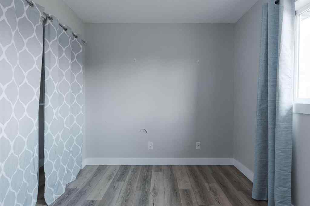MLS® A2235502 - 125 Clenell Crescent  in Dickinsfield Fort McMurray, Residential