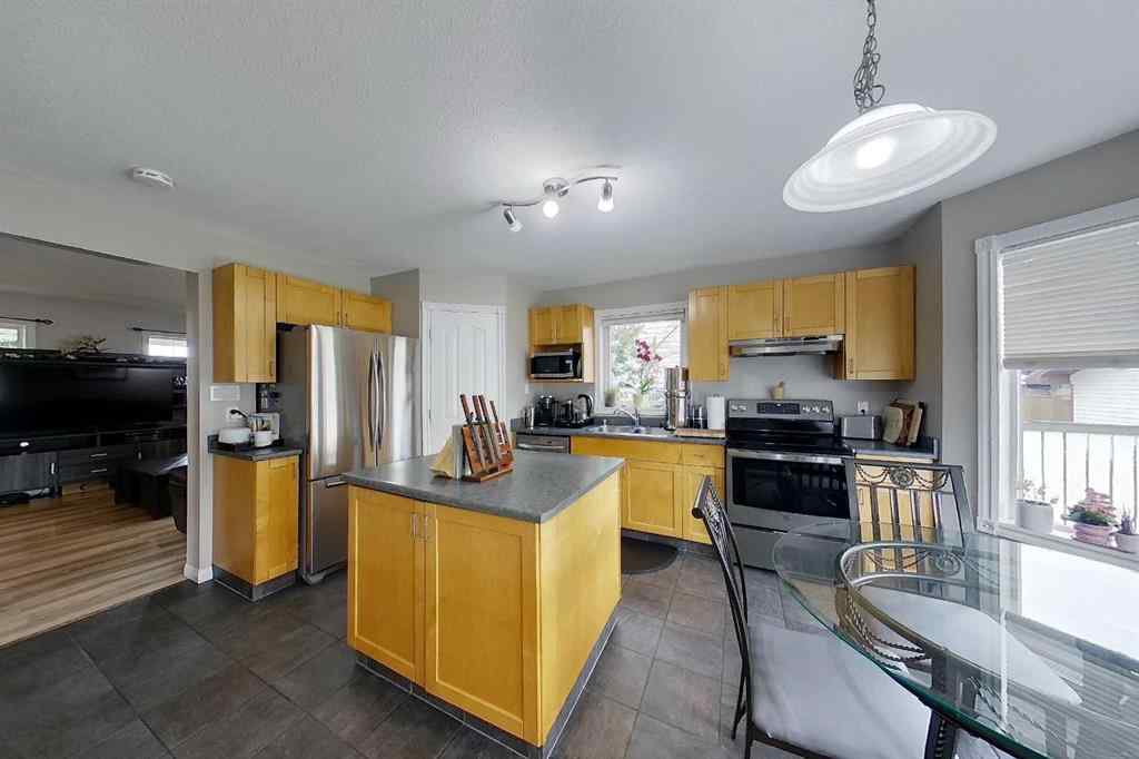 MLS® A2235553 - 708 8 Avenue SW in NONE Slave Lake, Residential