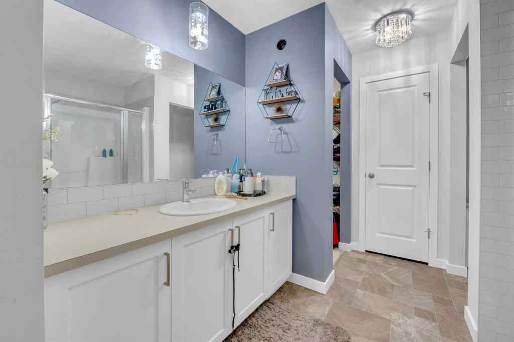 MLS® A2235566 - 165 Kingsbury Close SE in Kings Heights Airdrie, Residential