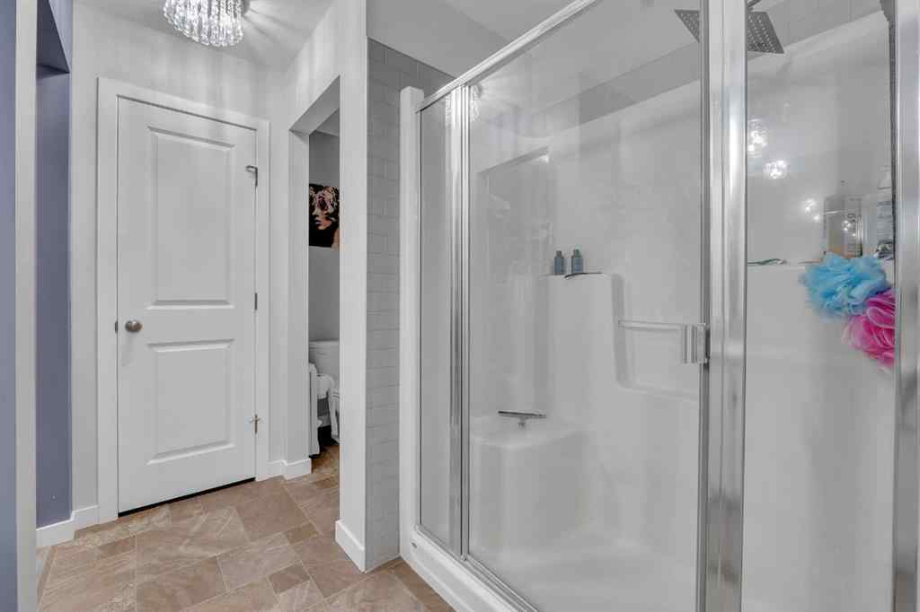 MLS® A2235566 - 165 Kingsbury Close SE in Kings Heights Airdrie, Residential