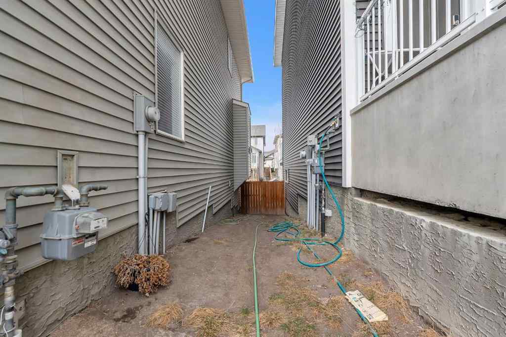 MLS® A2235566 - 165 Kingsbury Close SE in Kings Heights Airdrie, Residential