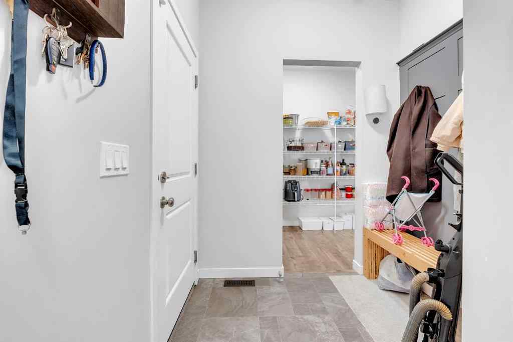 MLS® A2235566 - 165 Kingsbury Close SE in Kings Heights Airdrie, Residential