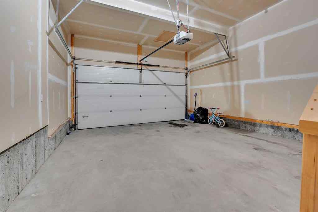 MLS® A2235566 - 165 Kingsbury Close SE in Kings Heights Airdrie, Residential