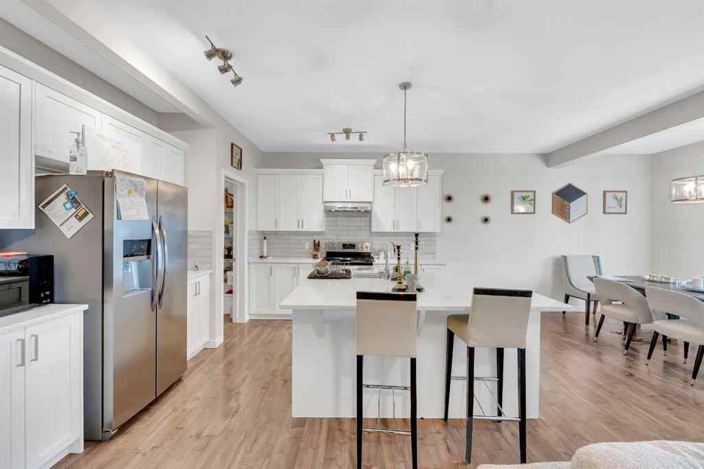 MLS® A2235566 - 165 Kingsbury Close SE in Kings Heights Airdrie, Residential