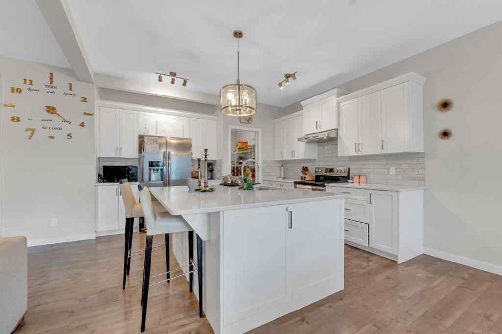 MLS® A2235566 - 165 Kingsbury Close SE in Kings Heights Airdrie, Residential