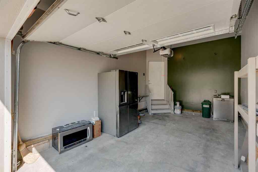 MLS® A2235595 - 78 West Coach Manor SW in West Springs Calgary, Residential