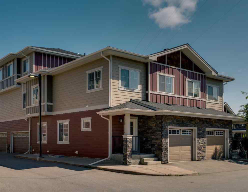 MLS® A2235595 - 78 West Coach Manor SW in West Springs Calgary, Residential
