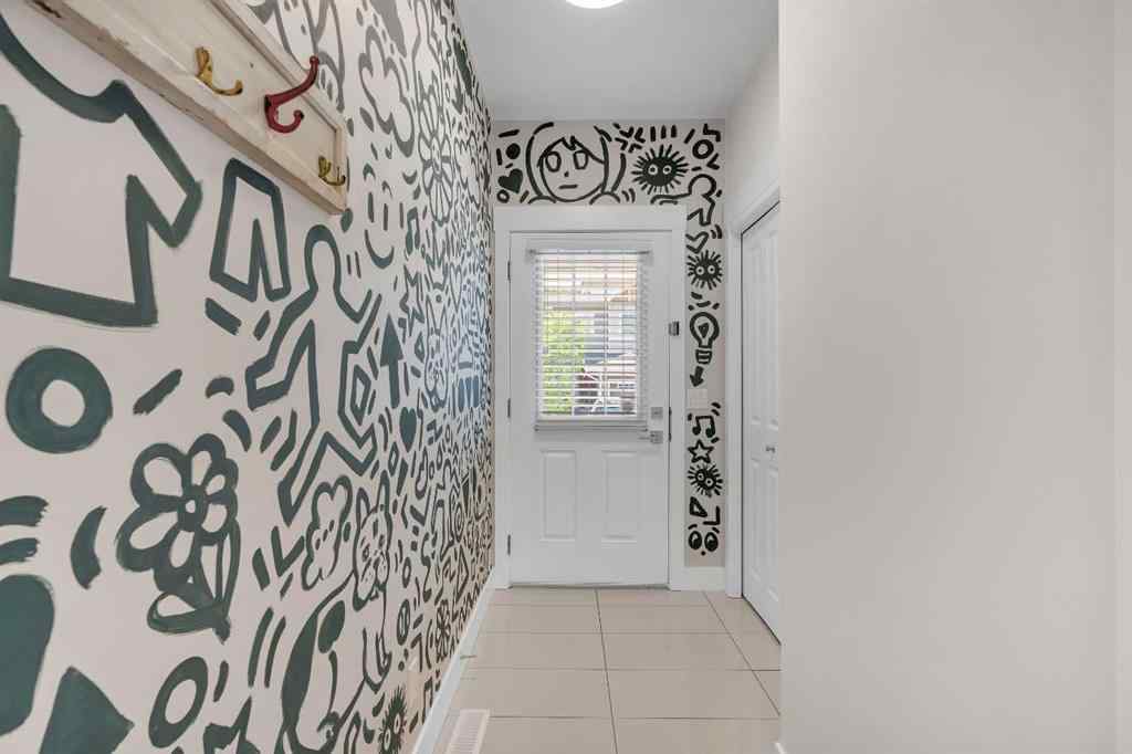 MLS® A2235595 - 78 West Coach Manor SW in West Springs Calgary, Residential