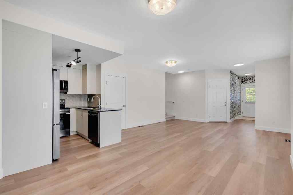 MLS® A2235595 - 78 West Coach Manor SW in West Springs Calgary, Residential