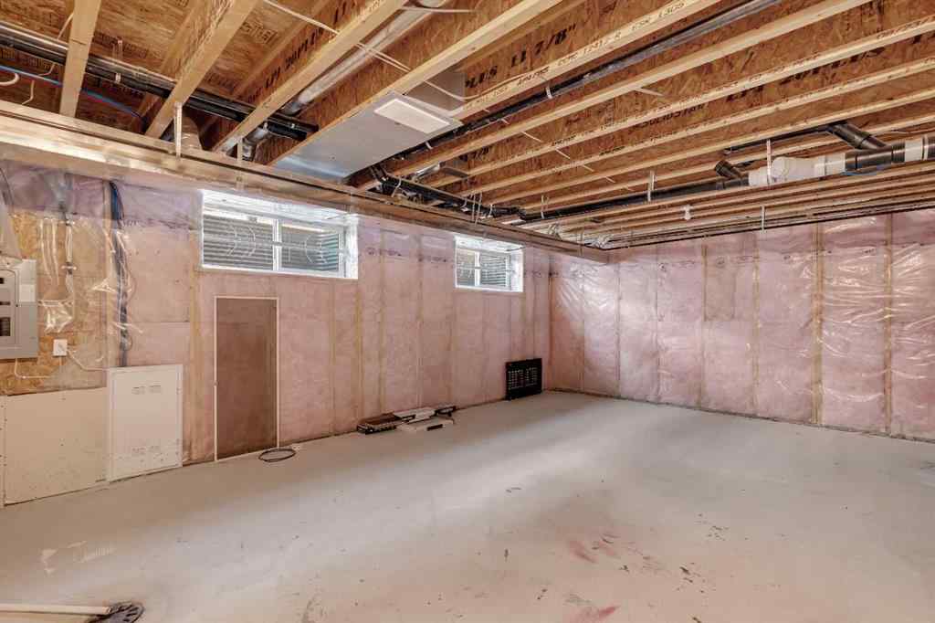 MLS® A2235595 - 78 West Coach Manor SW in West Springs Calgary, Residential