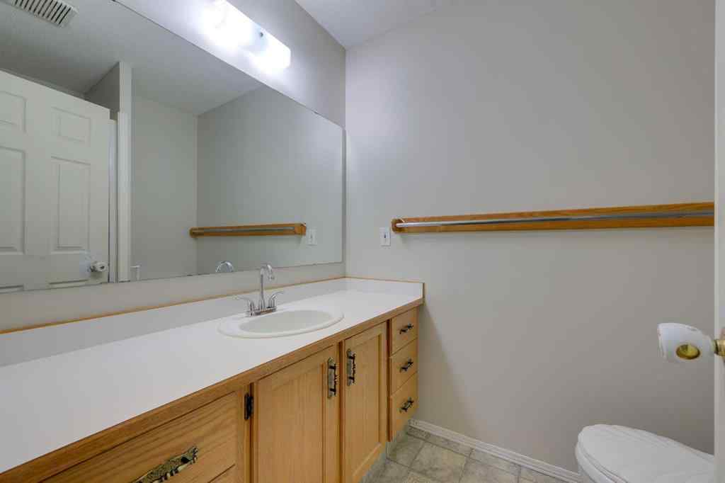 MLS® A2235623 - 174 Donnelly Crescent  in Deer Park Village Red Deer, Residential