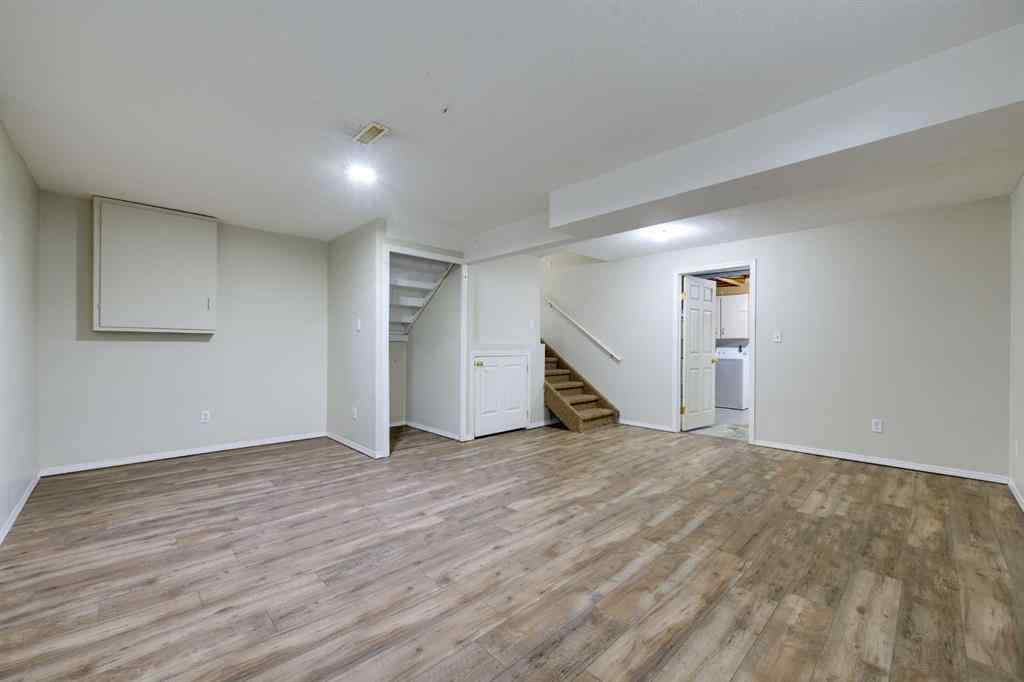 MLS® A2235623 - 174 Donnelly Crescent  in Deer Park Village Red Deer, Residential