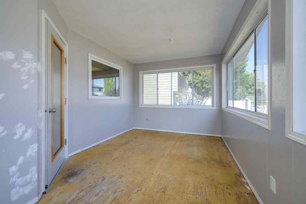 MLS® A2235623 - 174 Donnelly Crescent  in Deer Park Village Red Deer, Residential