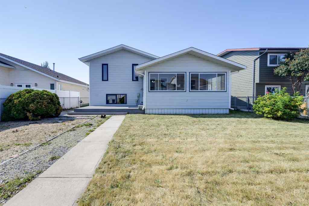 MLS® A2235623 - 174 Donnelly Crescent  in Deer Park Village Red Deer, Residential