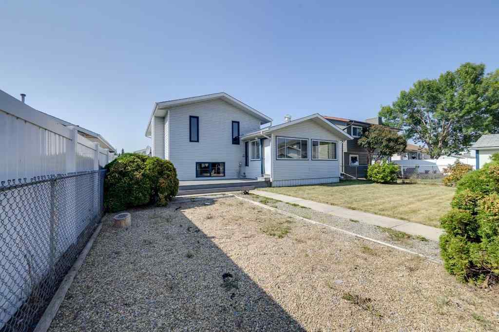 MLS® A2235623 - 174 Donnelly Crescent  in Deer Park Village Red Deer, Residential