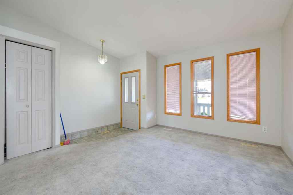 MLS® A2235623 - 174 Donnelly Crescent  in Deer Park Village Red Deer, Residential