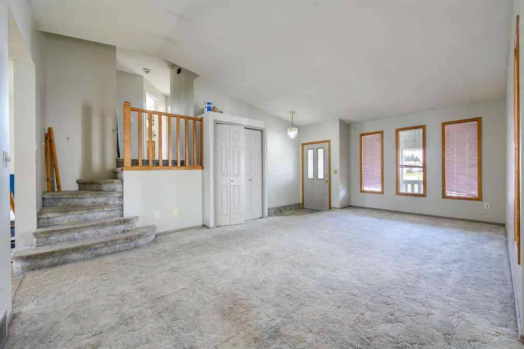 MLS® A2235623 - 174 Donnelly Crescent  in Deer Park Village Red Deer, Residential