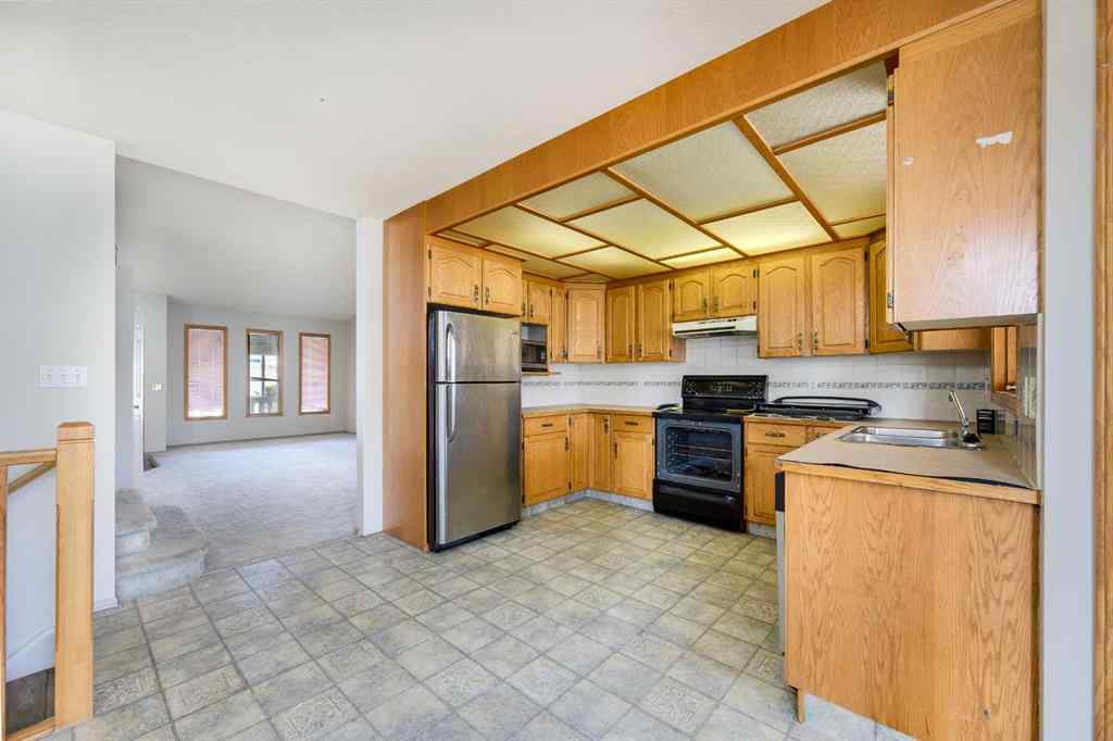 MLS® A2235623 - 174 Donnelly Crescent  in Deer Park Village Red Deer, Residential