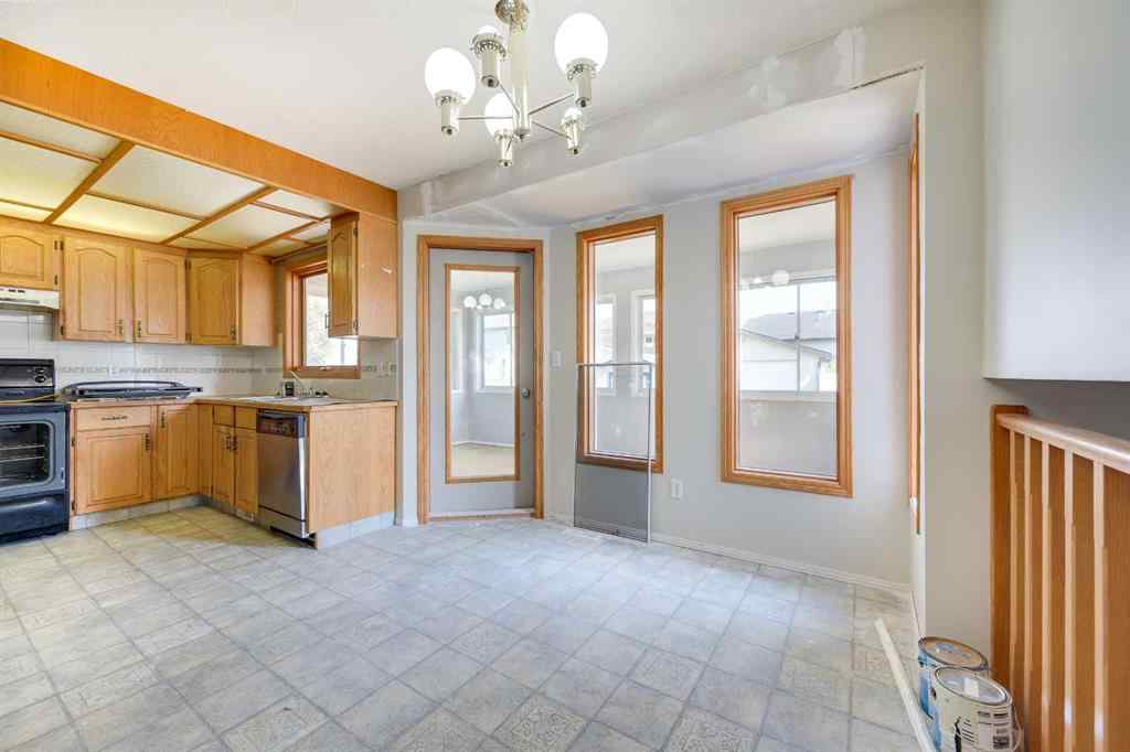 MLS® A2235623 - 174 Donnelly Crescent  in Deer Park Village Red Deer, Residential