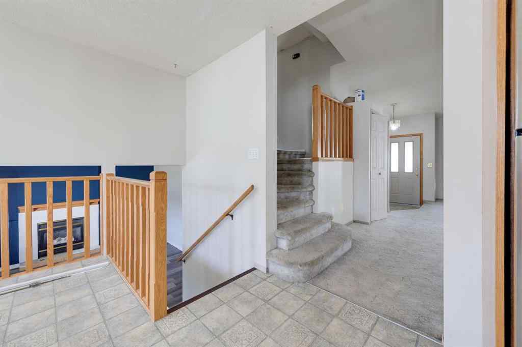MLS® A2235623 - 174 Donnelly Crescent  in Deer Park Village Red Deer, Residential