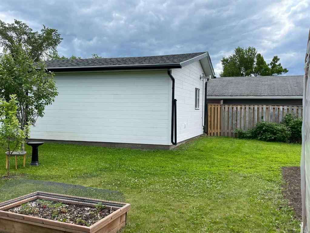 MLS® A2235628 - 10404 116 Street  in NONE Fairview, Residential