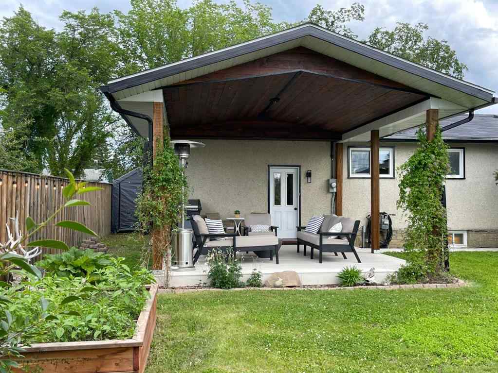 MLS® A2235628 - 10404 116 Street  in NONE Fairview, Residential