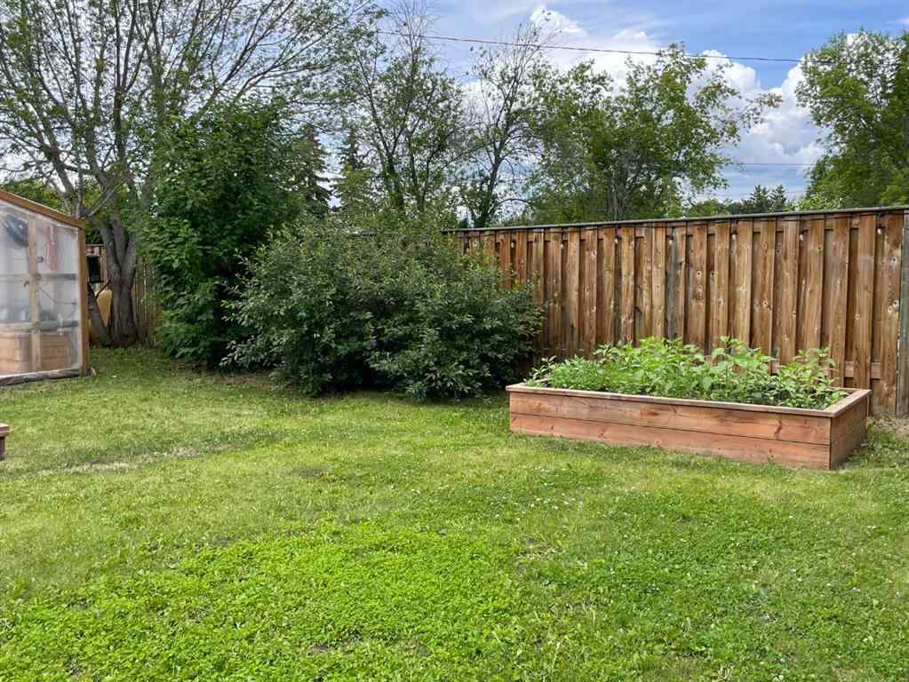 MLS® A2235628 - 10404 116 Street  in NONE Fairview, Residential