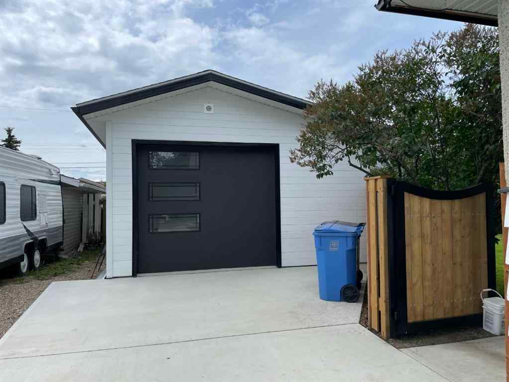 MLS® A2235628 - 10404 116 Street  in NONE Fairview, Residential