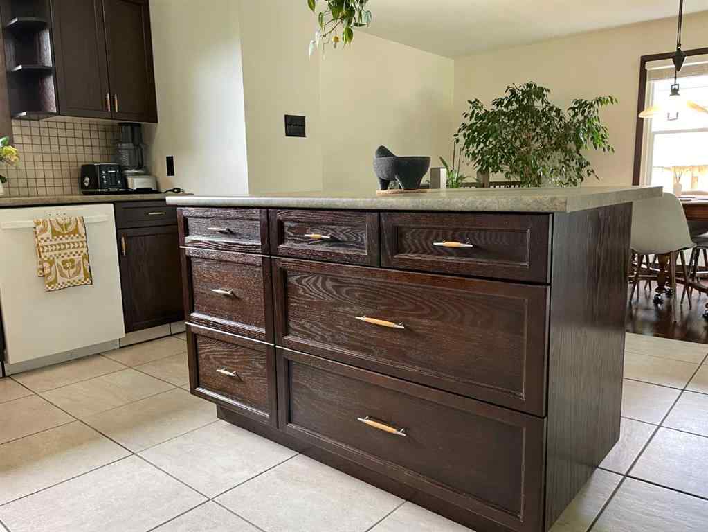 MLS® A2235628 - 10404 116 Street  in NONE Fairview, Residential