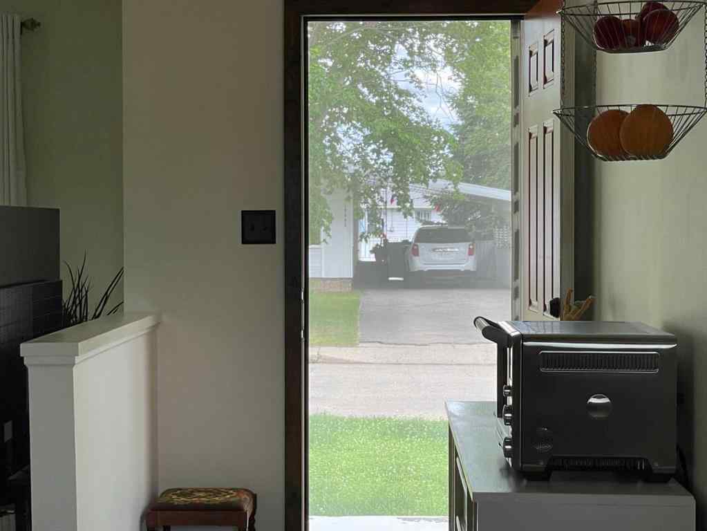 MLS® A2235628 - 10404 116 Street  in NONE Fairview, Residential