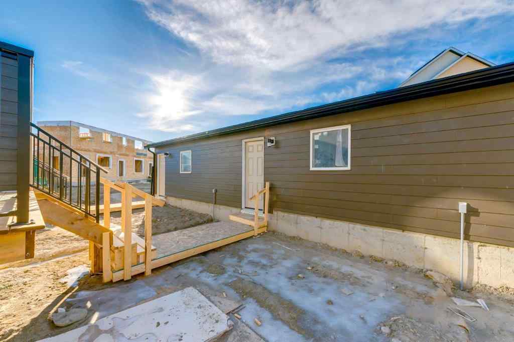 MLS® A2235633 - 207 South Shore Court  in South Shores Chestermere, Residential