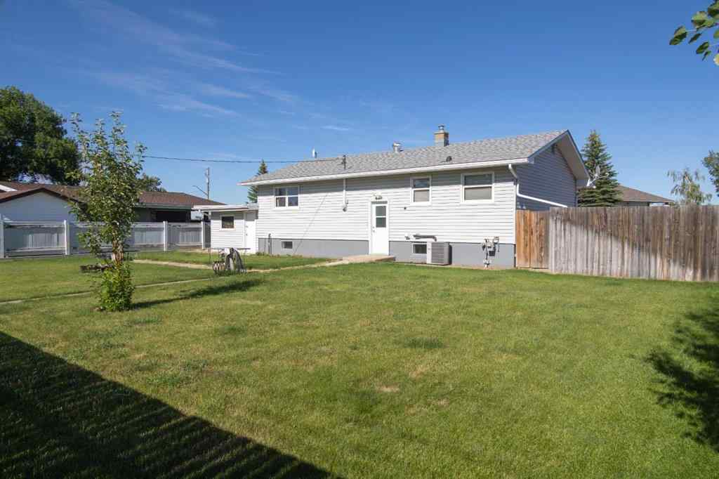 MLS® A2235672 - 404 2 St E   in NONE Foremost, Residential