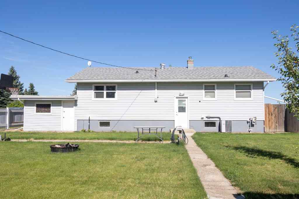 MLS® A2235672 - 404 2 St E   in NONE Foremost, Residential