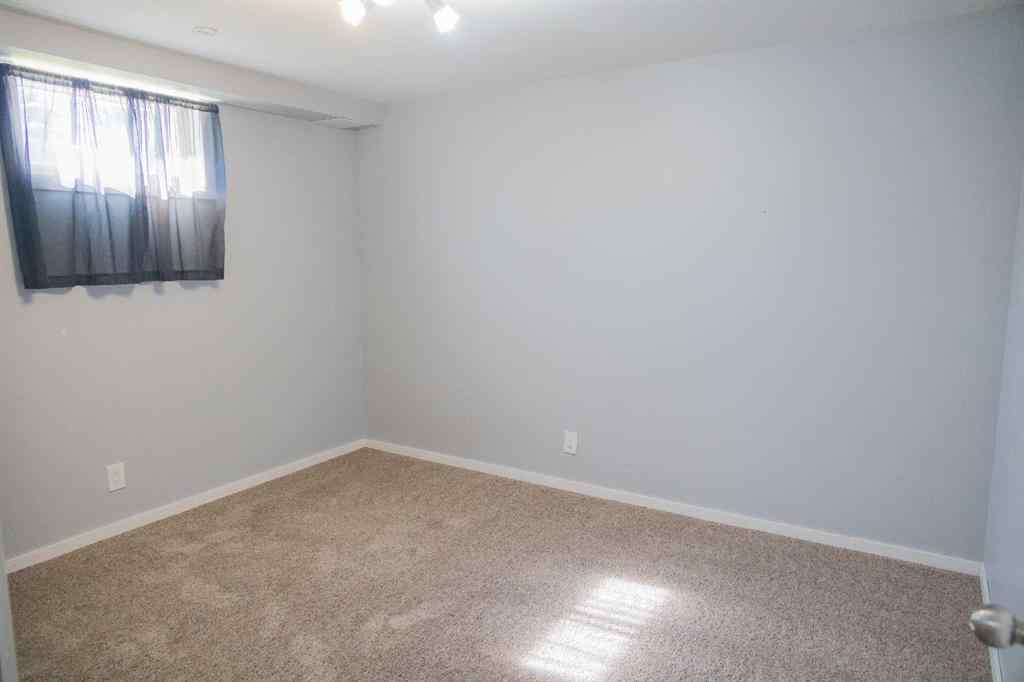 MLS® A2235672 - 404 2 St E   in NONE Foremost, Residential
