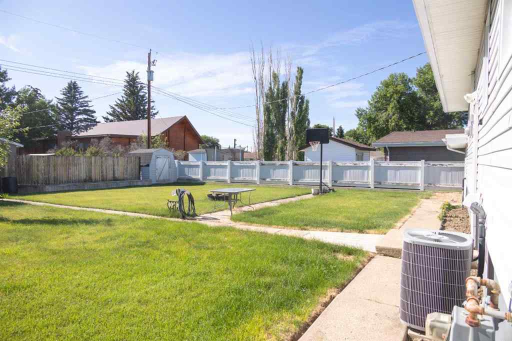 MLS® A2235672 - 404 2 St E   in NONE Foremost, Residential