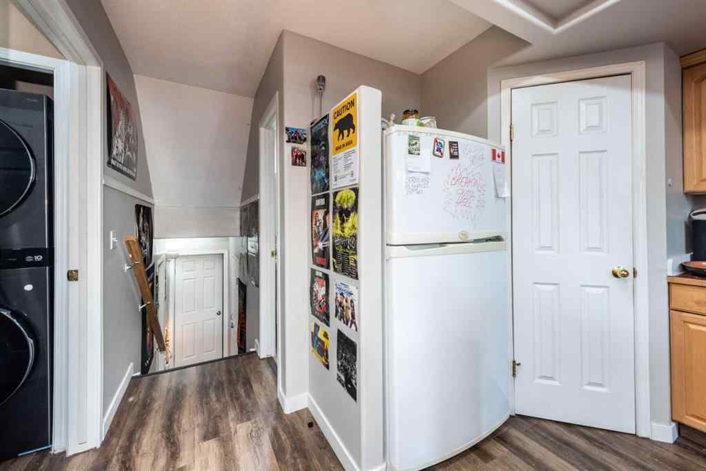 MLS® A2235682 - 214 Erin Circle SE in Erin Woods Calgary, Residential
