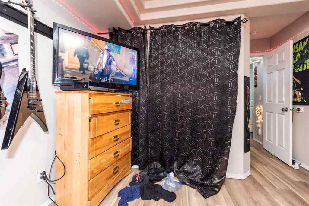 MLS® A2235682 - 214 Erin Circle SE in Erin Woods Calgary, Residential