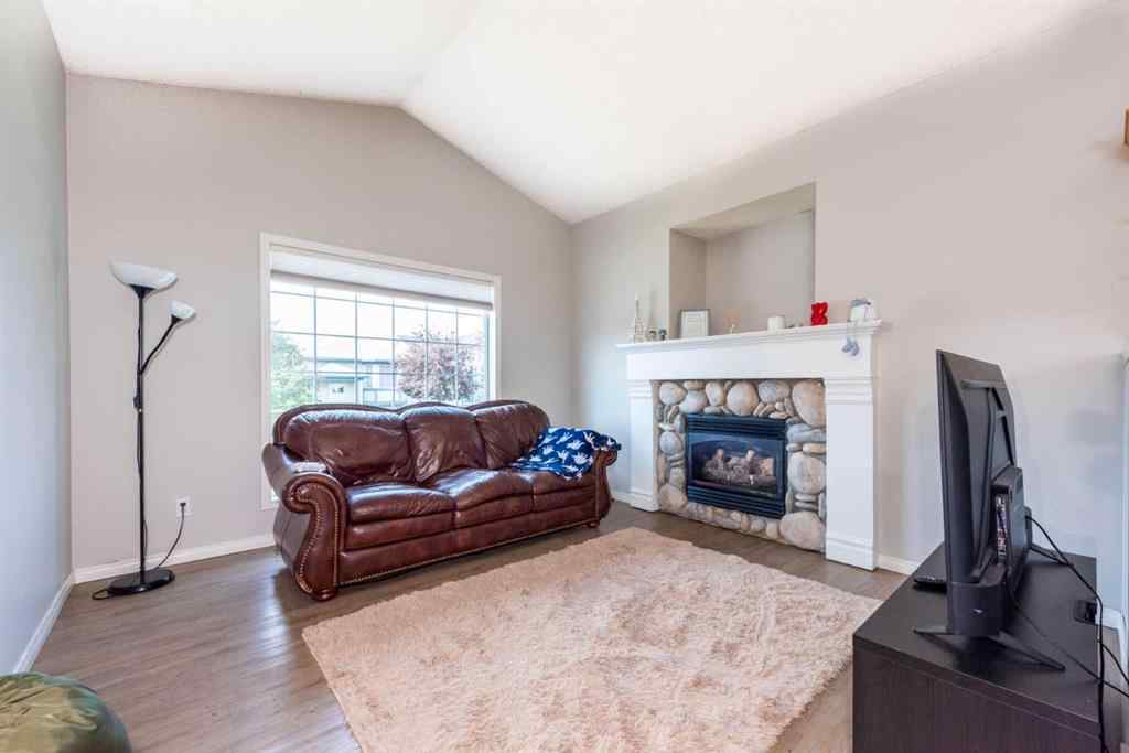MLS® A2235682 - 214 Erin Circle SE in Erin Woods Calgary, Residential