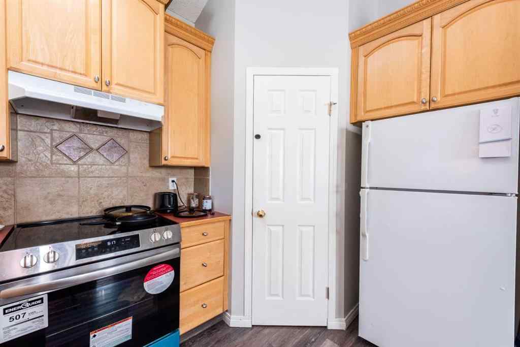MLS® A2235682 - 214 Erin Circle SE in Erin Woods Calgary, Residential