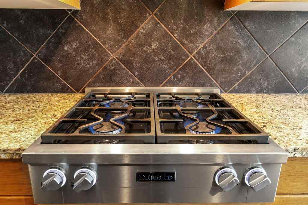 MLS® A2235777 - 115 Cougarstone Court SW in Cougar Ridge Calgary, Residential