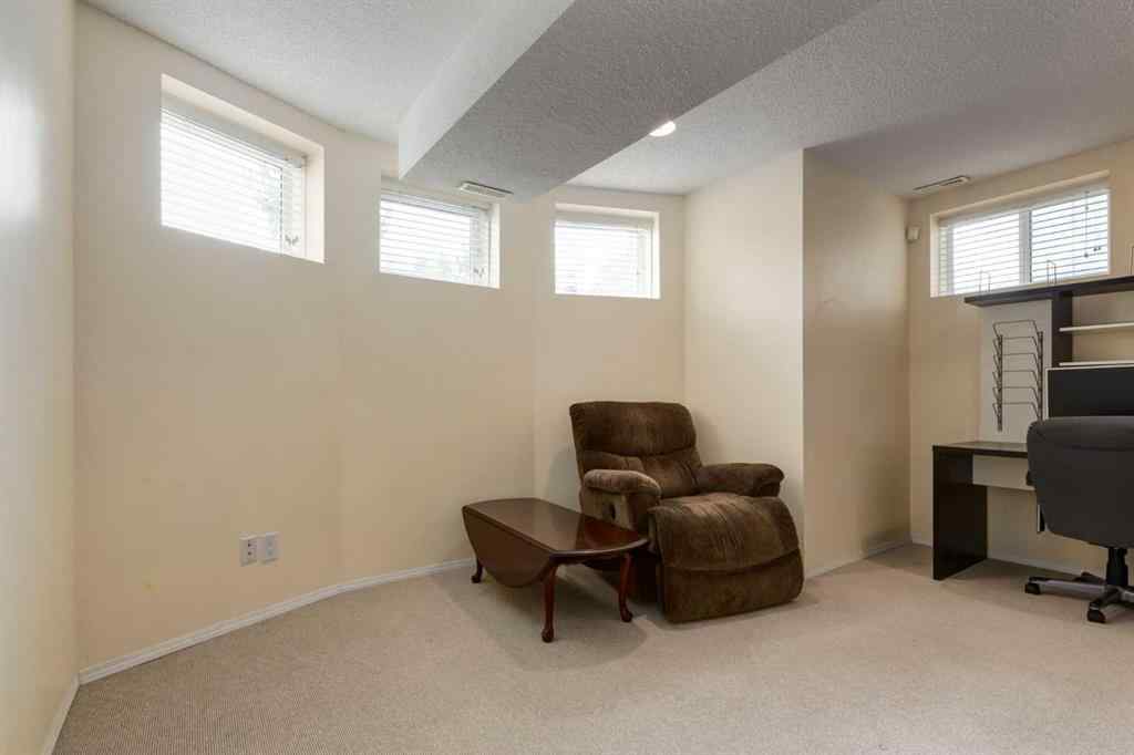 MLS® A2235784 - 2834 Parkdale Boulevard NW in West Hillhurst Calgary, Residential