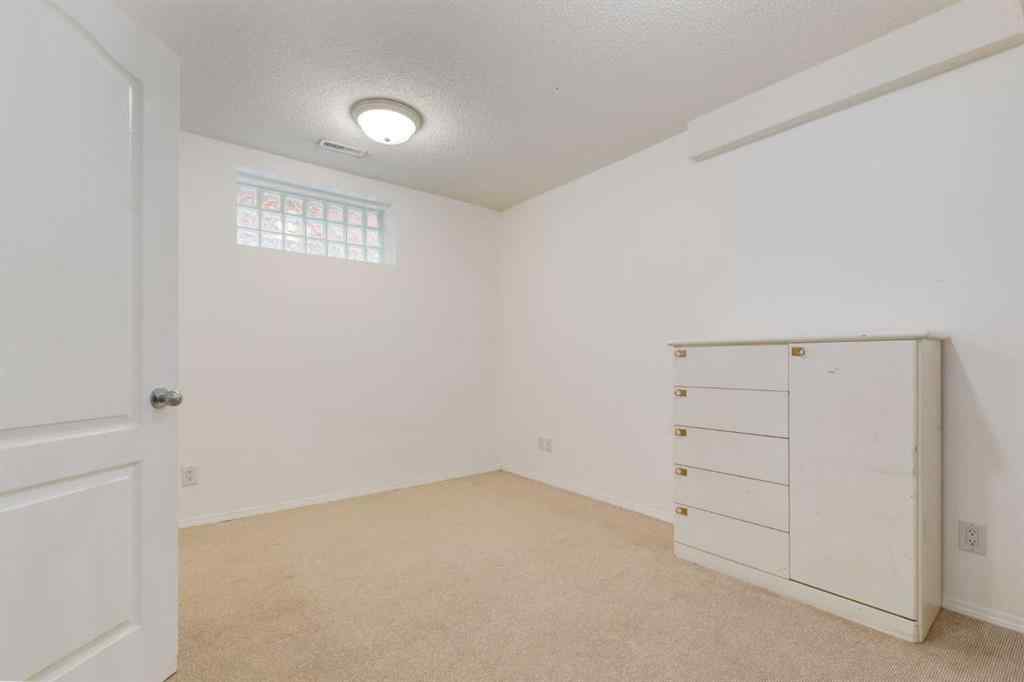 MLS® A2235784 - 2834 Parkdale Boulevard NW in West Hillhurst Calgary, Residential
