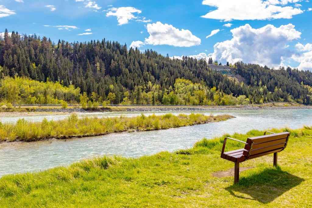 MLS® A2235784 - 2834 Parkdale Boulevard NW in West Hillhurst Calgary, Residential