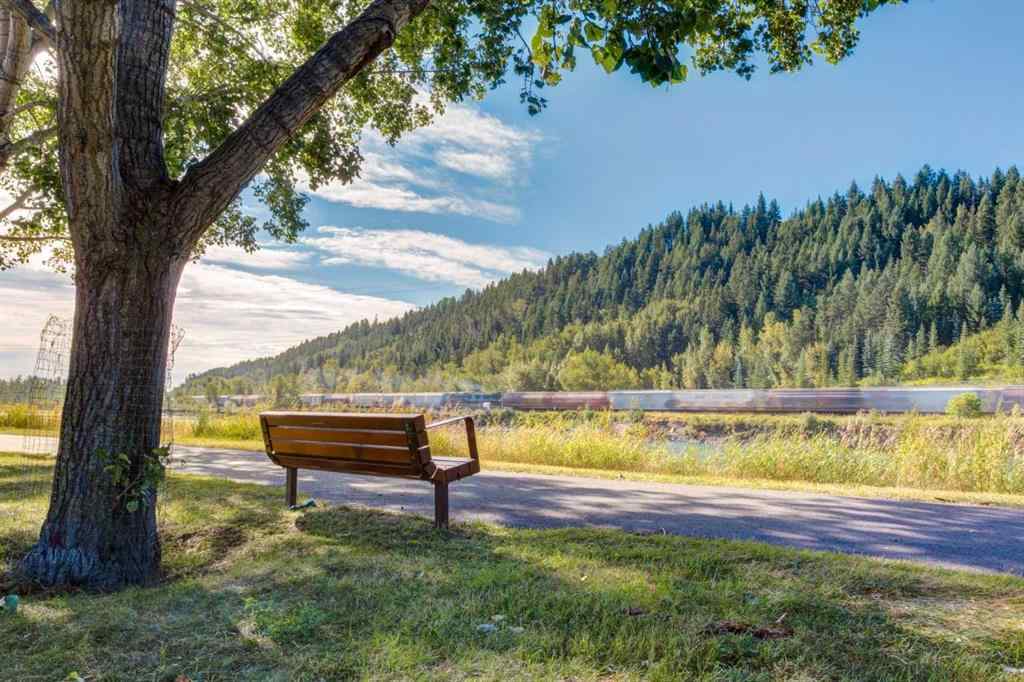 MLS® A2235784 - 2834 Parkdale Boulevard NW in West Hillhurst Calgary, Residential